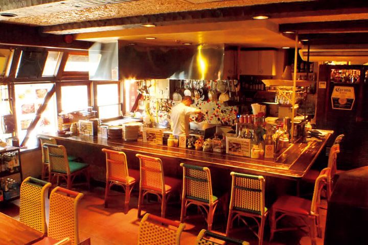 静岡〈エル・ポジート〉店内