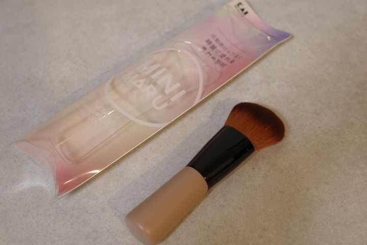 貝印 ミニマル ファンデーションブラシ