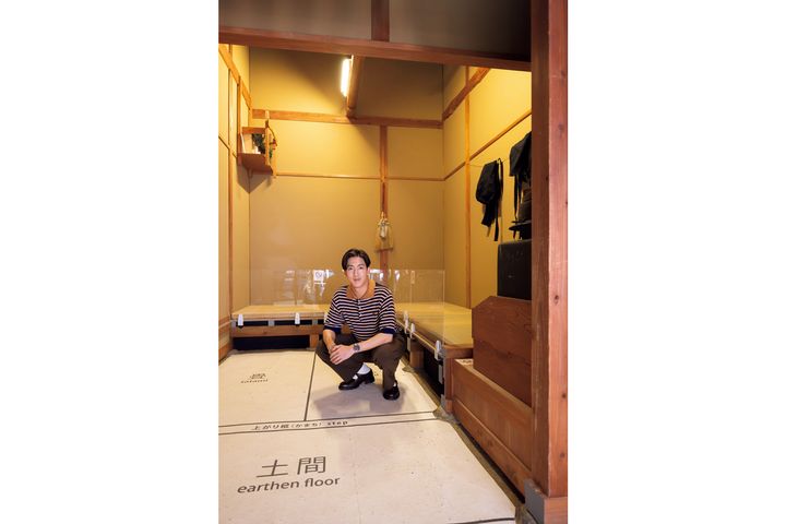 展示鑑賞中の尾上右近
