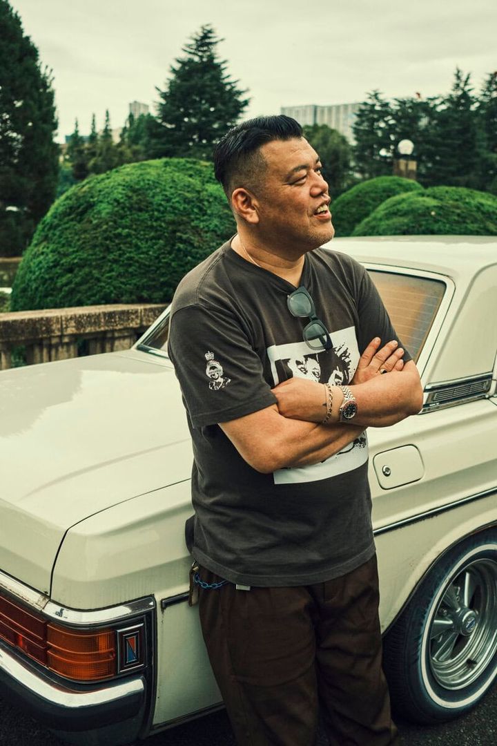野性爆弾くっきー！が愛車『プレジデント』を長年愛する理由「車もギターもズタボロが好き」愛車7台＆旧車バイクへの深すぎるこだわり