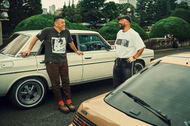 野性爆弾くっきー！が愛車『プレジデント』を長年愛する理由「車もギターもズタボロが好き」愛車7台＆旧車バイクへの深すぎるこだわり
