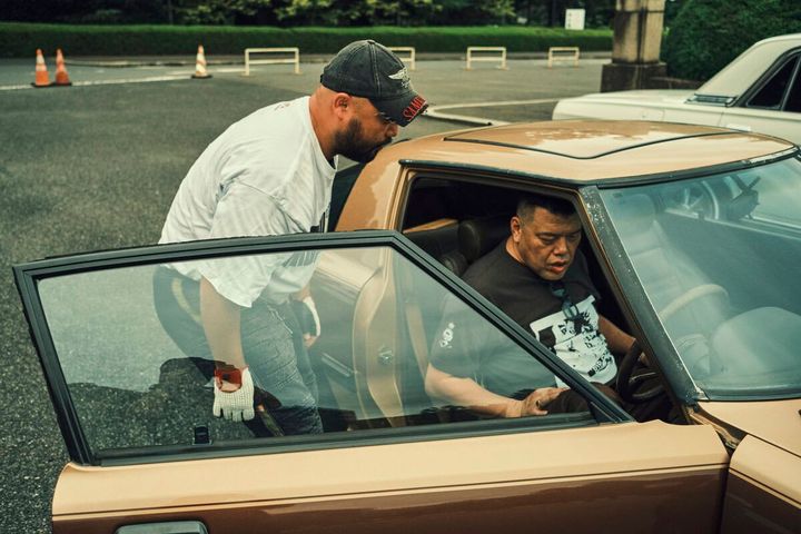野性爆弾くっきー！が愛車『プレジデント』を長年愛する理由「車もギターもズタボロが好き」愛車7台＆旧車バイクへの深すぎるこだわり