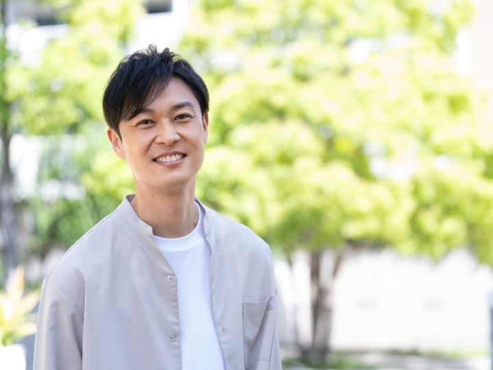 職場への近さや生活費の節約を理由に、親と暮らすことに前向きな価値を見いだす人もいます。今回は、佐賀県佐賀市に住む43歳男性のエピソードを紹介します。