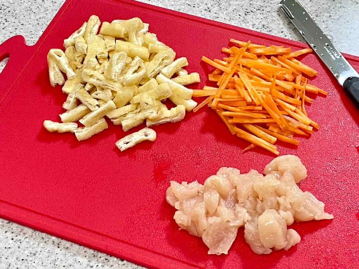焼き香る炒め仕立てのとりめし