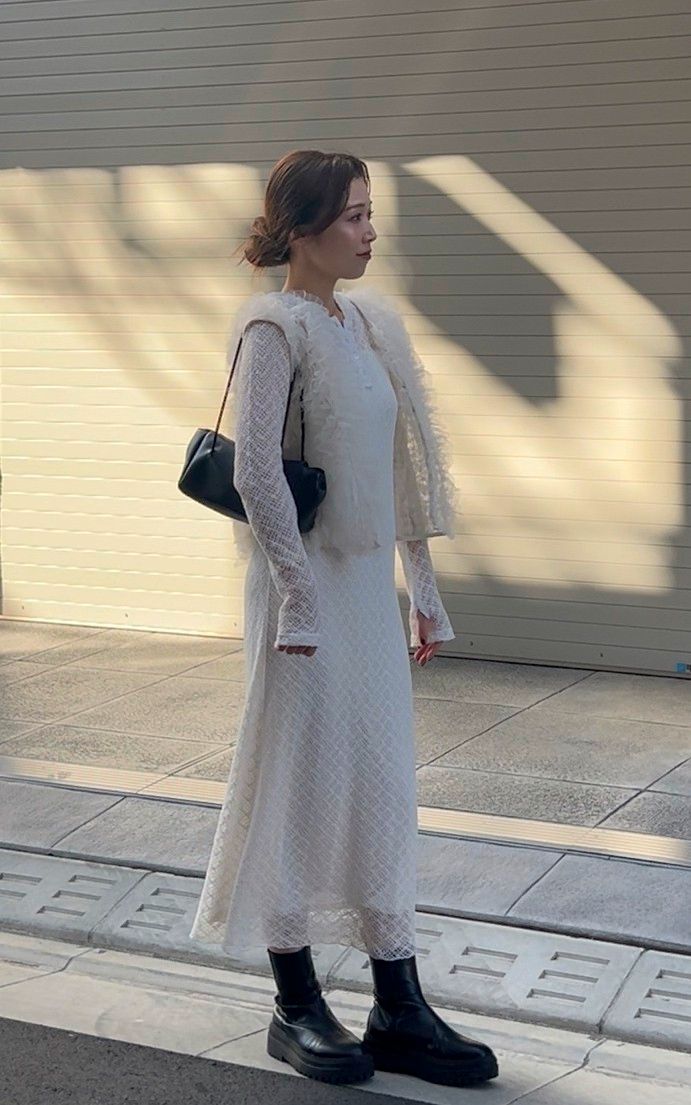 骨格ナチュラル きれいめカジュアル 休日コーデ One-piece / emmi Vest / BASEMENT online Bag / ZARA Shoes / ZARA