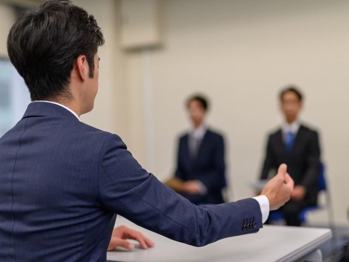 育休の取得を断られたことをきっかけに、年収が下がってもワークライフバランスを最優先にした職場へ移り、家族との時間を手にした人もいます。今回は、東京都に住む35歳男性の転職エピソードを紹介します。