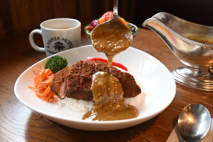 「カテッジイン・レストラン＆ベーカリー」の百年ライスカレー ポークカツ・カレー