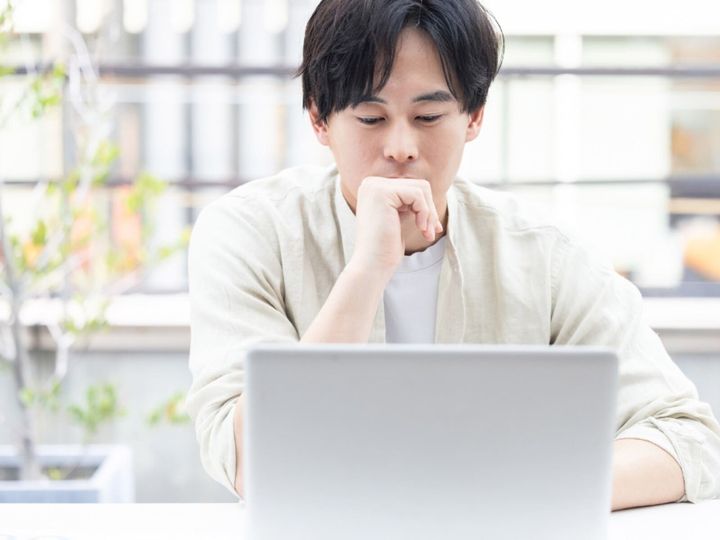 結婚後も妻子とともに実家で暮らし、家族総出で家事や生活を支え合う人もいます。今回は、宮崎県日向市に住む37歳男性のエピソードを紹介します。