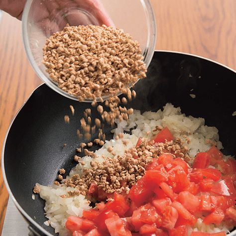 【やせる節約レシピ】あっさりドライカレーの作り方。ひき肉代わりの食材がとにかく優秀で驚きますよ♪