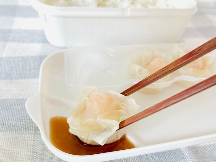 【セリア】ふたを裏返すと…お皿に変身！洗い物が減る『ごはん保存容器』が便利すぎる♪