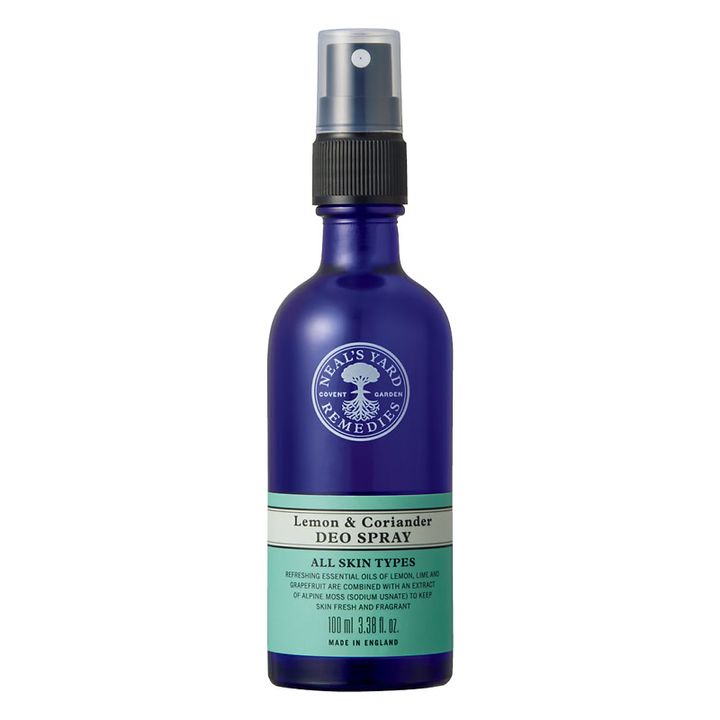 清涼感のある香りに包まれながら汗のニオイもケア。レモン＆コリアンダー デオスプレー 100mL 3850円（ニールズヤードレメディーズ）