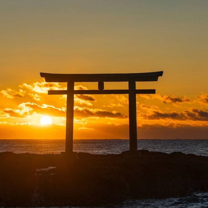 鳥居と夕日
