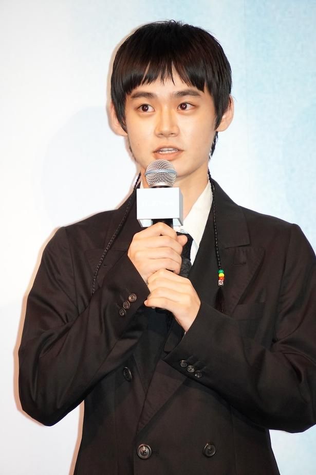 潤奈の職場の後輩・桜井歩夢役を演じたのせりん