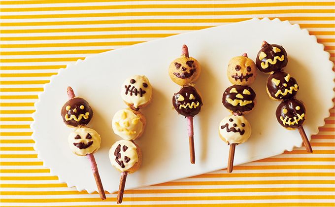 【市販のお菓子でハロウィンスイーツ！】串ごとパクっと食べられる「プチシュージャックオーランタン」の画像1