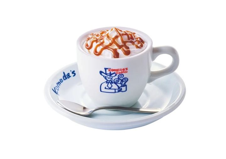 白いカップにホイップとキャラメルソースがのったキャラメルスイートオーレ