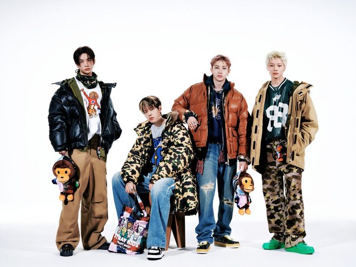 世界各地の対象BAPE STORE®で、所定の購入条件を満たすと特典をプレゼント。第1弾のラゲッジタグ、キーキャップキーチェーン、トートバッグは2026年10月17日（土）から配布が始まり、10月30日（金）にはぬいぐるみキーチェーンとぬいぐるみが加わる。