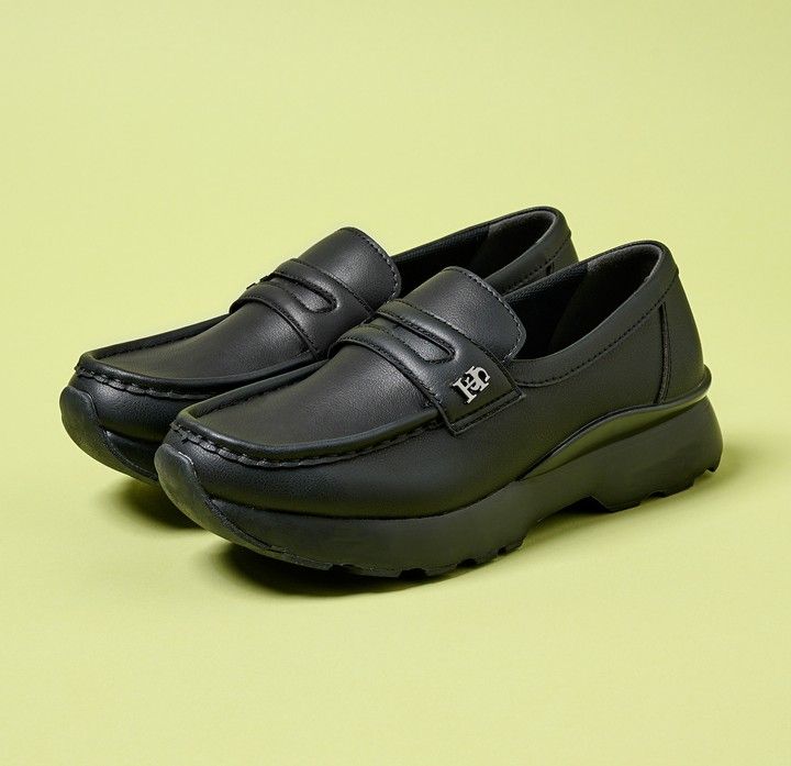 「ホーキンススポーツ」の「URSULA 4」￥8250