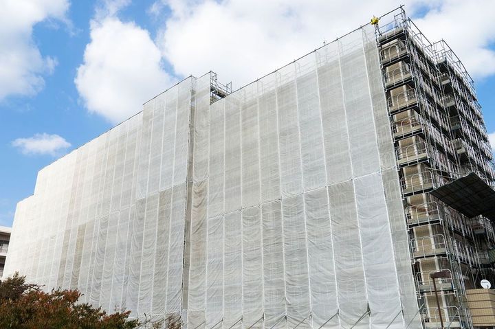 大規模修繕中のマンション