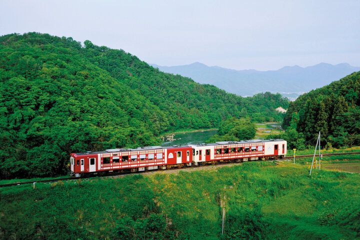 わざわざ乗りに行きたい、ニッポンの乗って楽しい観光列車