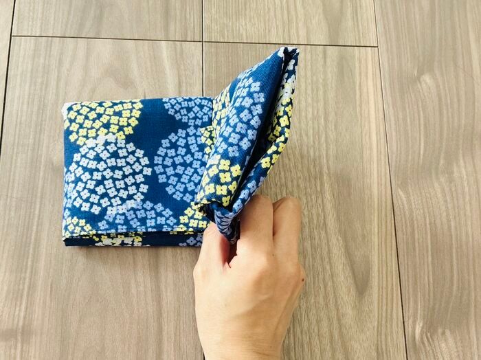【手ぬぐいを1枚だけ用意】パタパタ折るだけで…可愛いキッチンアイテムに大変身！秋冬に大活躍のライフハックです♪