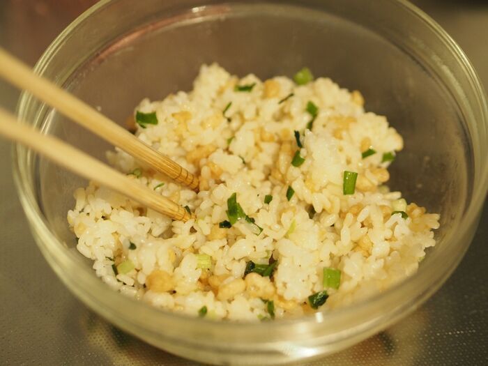 『天かす』と『めんつゆ』で、こんなにウマいの！？一度食べたらやみつき♡絶品たぬきおにぎり