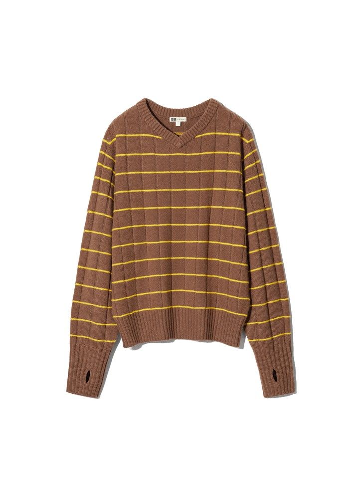 3D Vネックセーター￥3990
