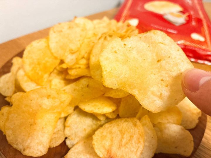 オーケー：ポテトチップス コンソメ味