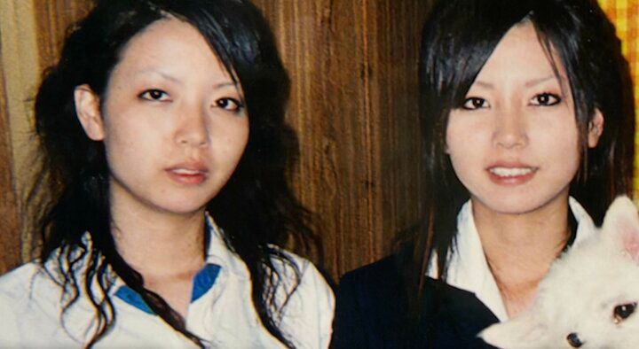 【写真・画像】“整形総額4000万円”美人双子姉妹、容姿にコンプレックスを持ったきっかけを告白「中学生の時に姉の方が可愛いとか言われて…」 1枚目