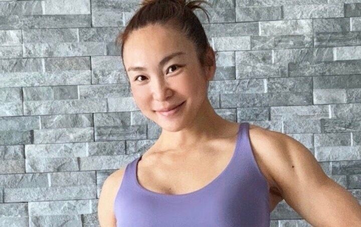 【写真・画像】妊娠で20キロ増も…フィットネストレーナー・AYA、産後20日の驚きの姿を公開「出産翌日からストレッチ」 1枚目