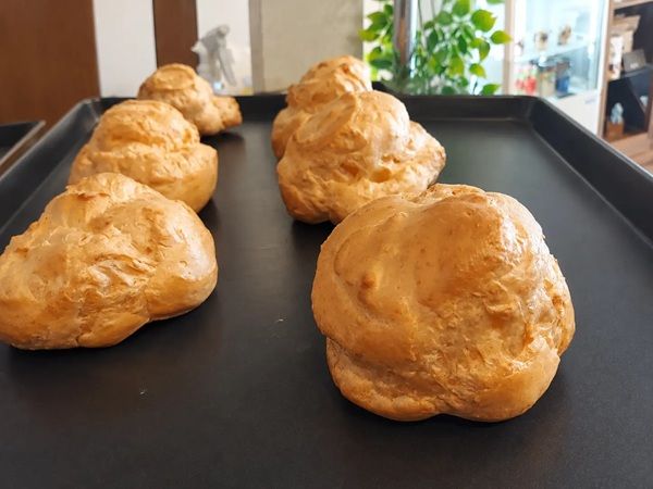 京都・京田辺のグルテンフリー専門店「お米のパンとお菓子もり」が国産米粉で作る「シュークリーム」を発売！土曜限定