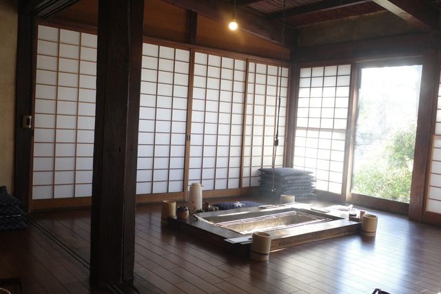 山麓園の店内（山梨県南都留郡富士河口湖町）
