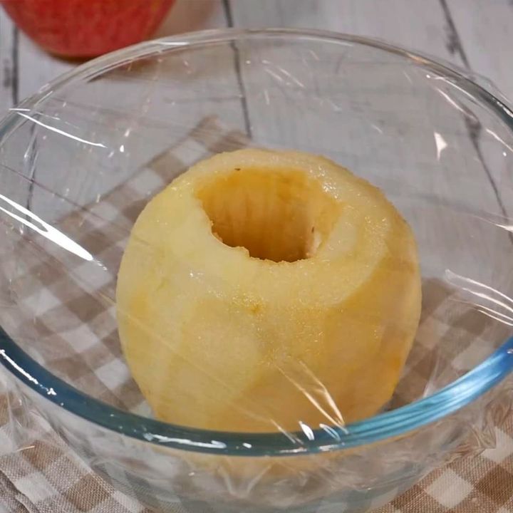 電子レンジで加熱したりんご