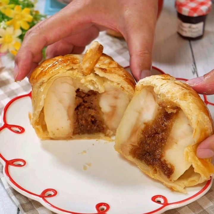 まるごとりんごのアップルパイを切った断面