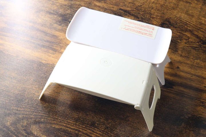 組み立てた状態の新型レジンライトを横から見た様子