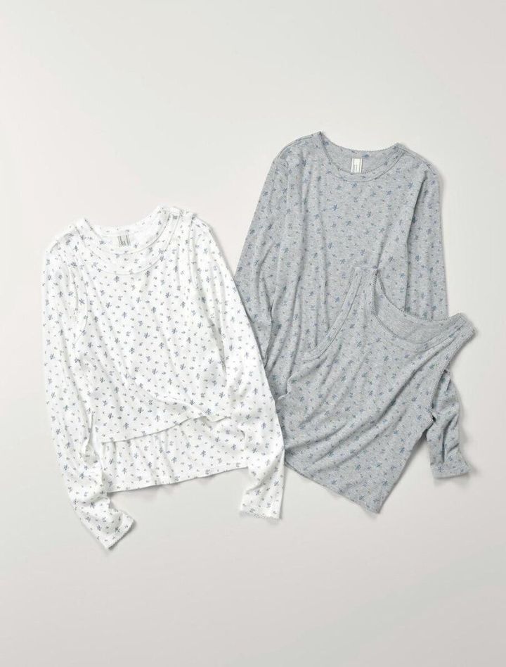 ホワイトとグレーのレイヤード風リブTシャツの平置き写真