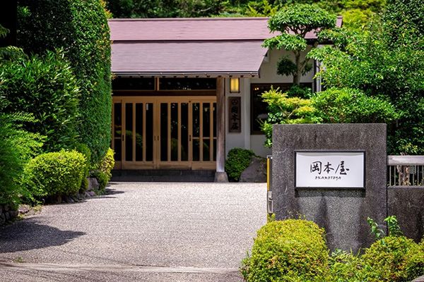 別府市・明礬温泉のチャーリーズ ラナイが愛犬と一緒に楽しむ「わんこと地獄蒸しプリン」発売