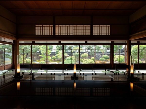 京都・伏見の歴史的建造物「大倉家旧宅」でアートと音楽に浸る。Louis Terai氏の個展＆笹久保伸氏のライブ開催