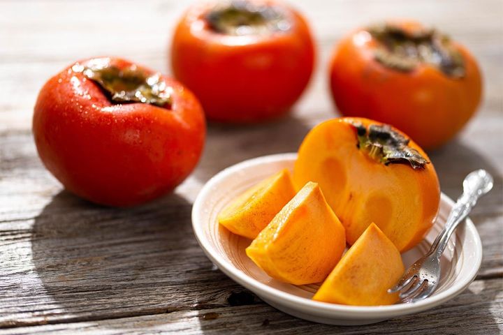 柿にかけるとフルーティーさがアップ……意外な調味料とは？