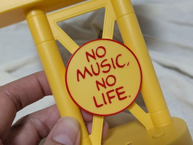 柱の間のNO MUSIC, NO LIFE.のロゴ