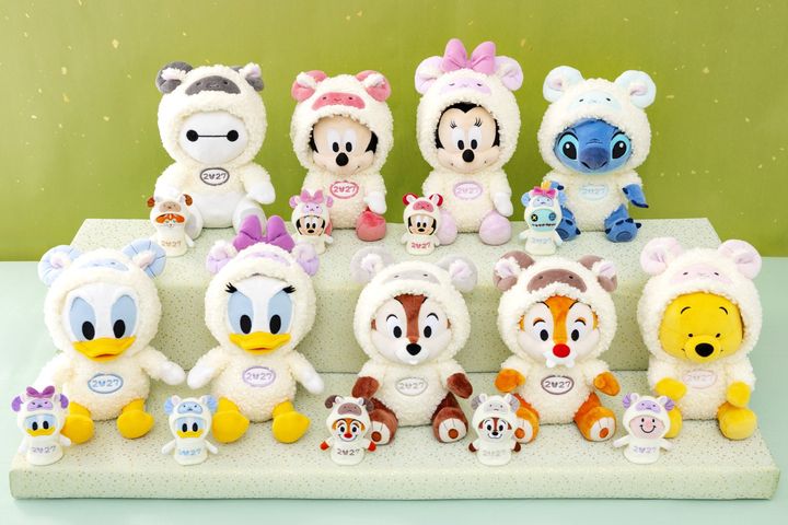 干支「未」をテーマにしたディズニーキャラクターのぬいぐるみ