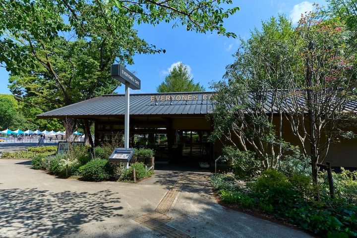 「EVERYONEs CAFE 上野恩賜公園店」外観