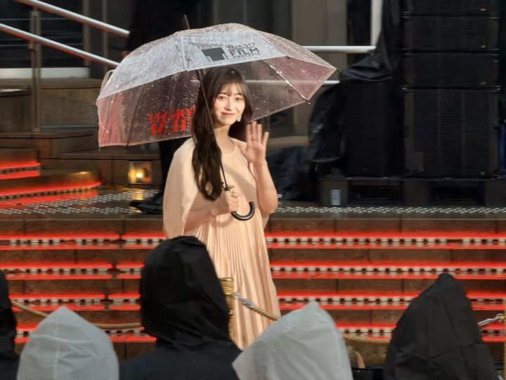 「第39回東京国際映画祭」オープニングレッドカーペットに登場した井上和 クランクイン！ width=