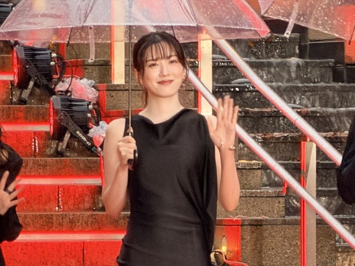 「第39回東京国際映画祭」オープニングレッドカーペットに登場した永野芽郁 クランクイン！ width=