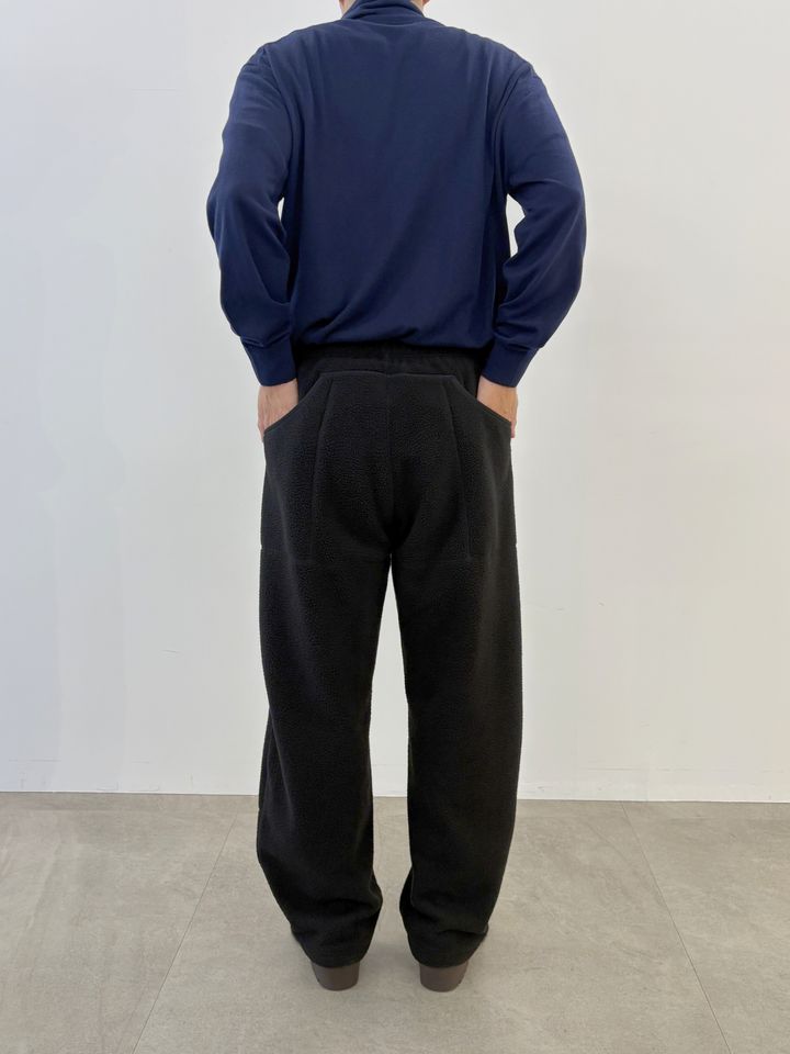 ウォームフリースワイドパンツ 後ろ