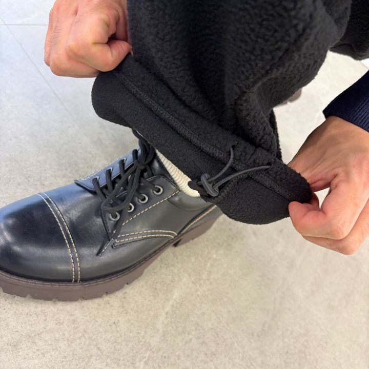 ウォームフリースワイドパンツ 裾のドローコード