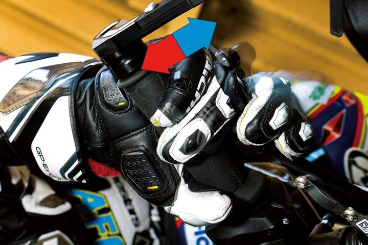 バイクのブレーキは何本指が正解？ ステップの足の置き方も青木宣篤が解説【コア・ライテク】