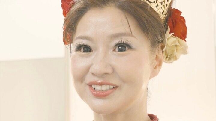 【写真・画像】「20歳の頃よりキレイ！」 “ミスコン荒らし”57歳女性芸人の美肌「27、8歳より今のほうが断然コンディション良い」 1枚目