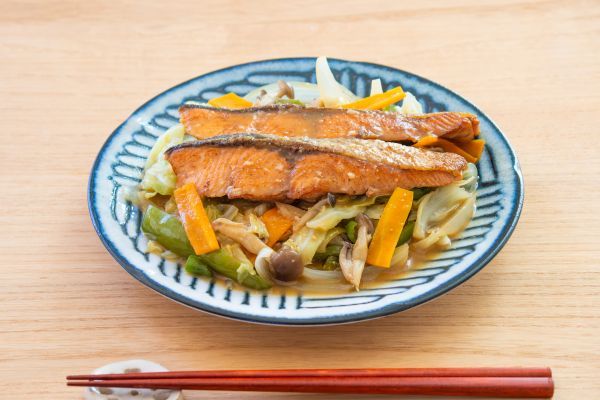 新潟県燕市の宮﨑製作所シリーズに「いため鍋」登場！炒める、煮る、焼く、揚げる、無水調理まで対応する深型フライパン