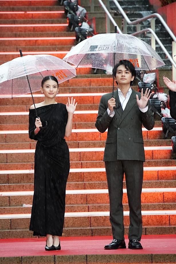出口夏希、タイトにまとめたヘアスタイルもステキ！