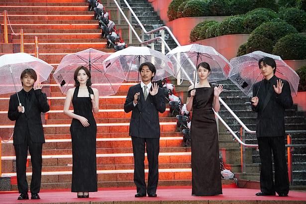 唐田えりか、知英がダブル主演を果たした